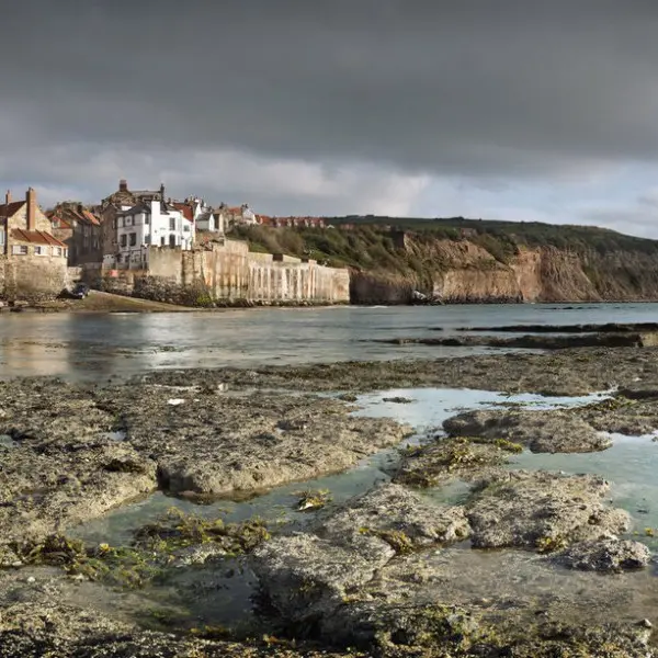 HF_EX_ROBIN_HOODS_BAY